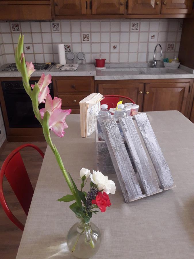 Aliso' Lägenhet Sarzana Exteriör bild